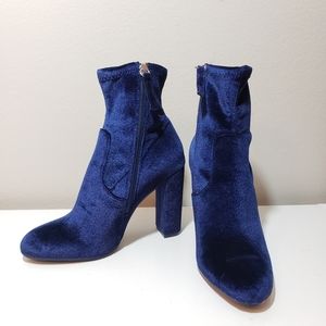 Steve Madden Blue Velvet Elory Block Heel Bootie
